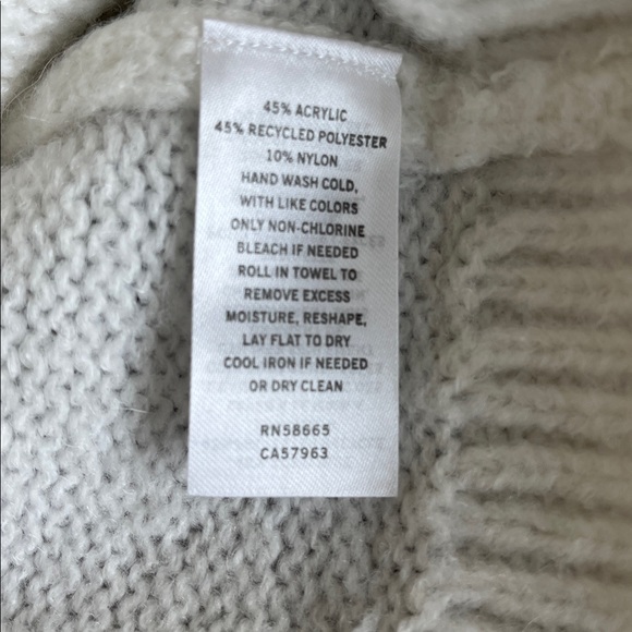 Nordstrom Halogen cream sweater. Size xs - Picture 4 of 6